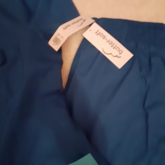 Womens Royal Blue Buttersoft Scrub set - Picture 3 of 3